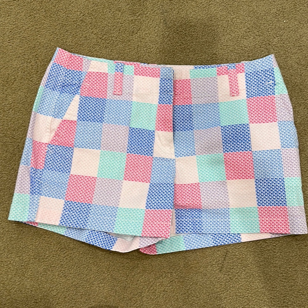 EUC a vineyard Vines Patchwork shorts